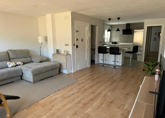 Triple En El Centro Con Vistas Проживання в сім'ї